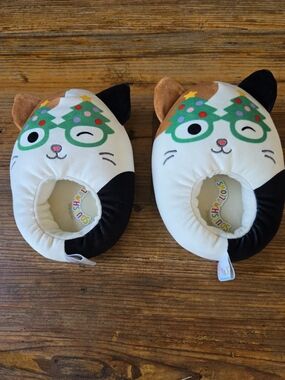 Squishmallows Kids Cat Slippers with Green Christmas Tree Glasses, Lightly Worn